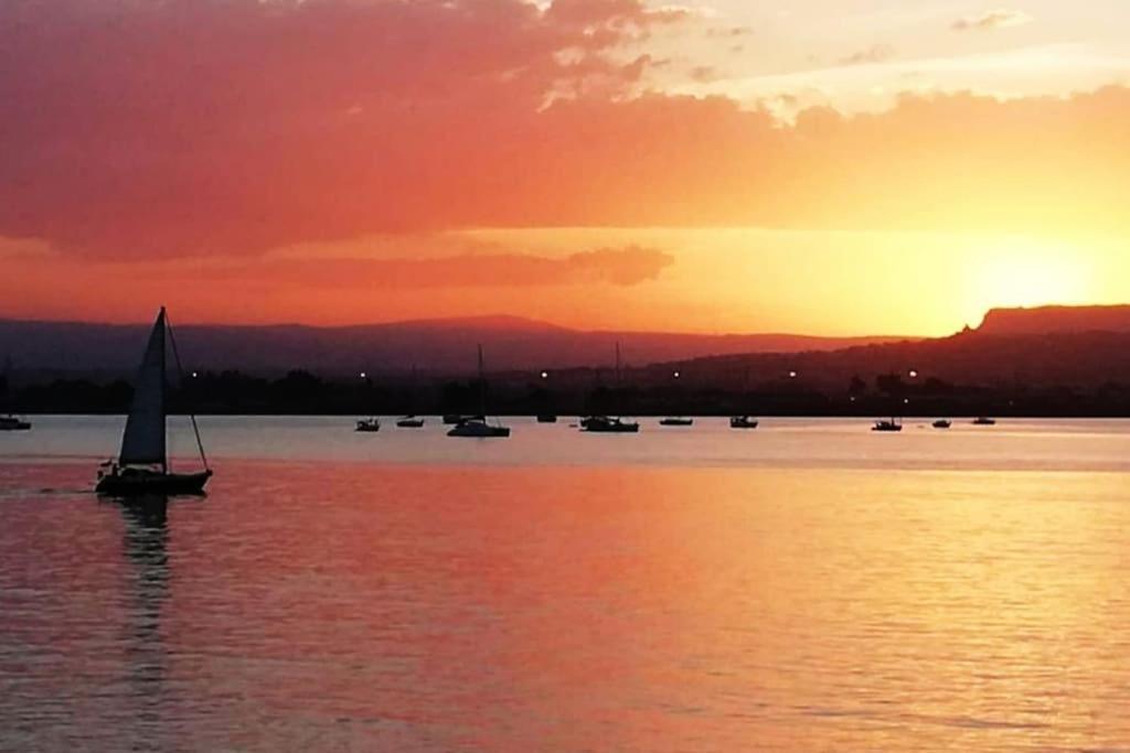 Terrazza Sul Mare Attico "Alfeo E Aretusa" Szirakúza Kültér fotó